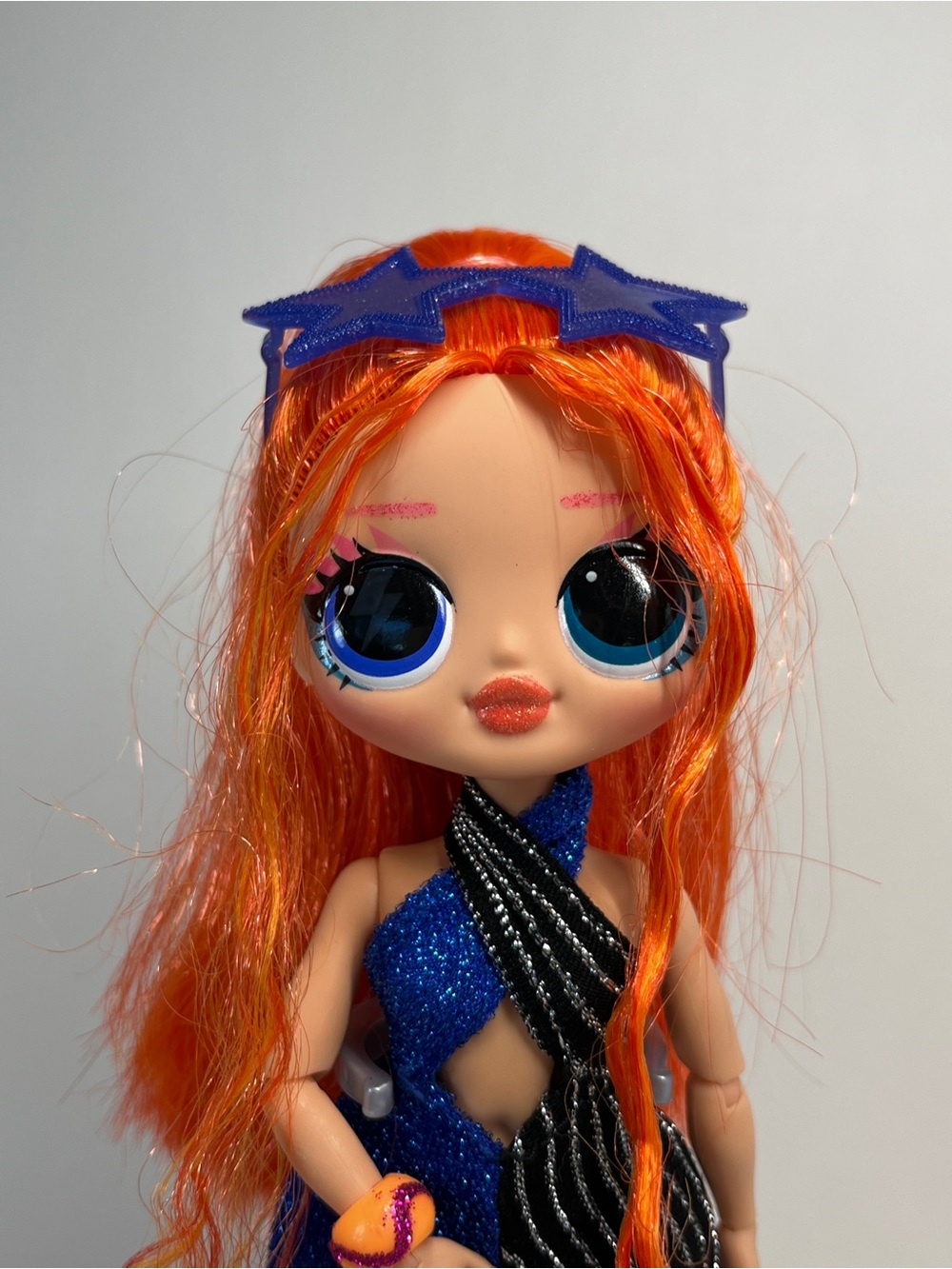 LOL Surprise OMG Fashion Doll Dance Dance Major Lady With Stand Brush Outfit - Picture 5 of 11